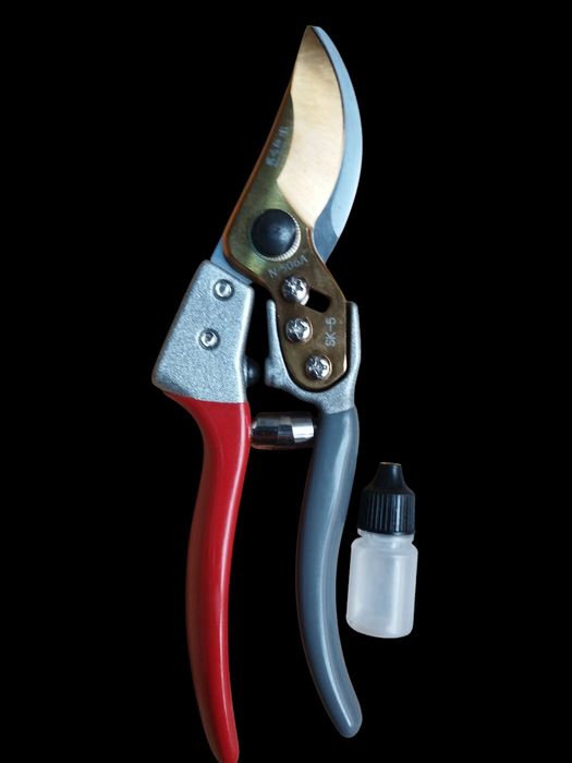 Профессиональный японский секатор  SACURA GOLD