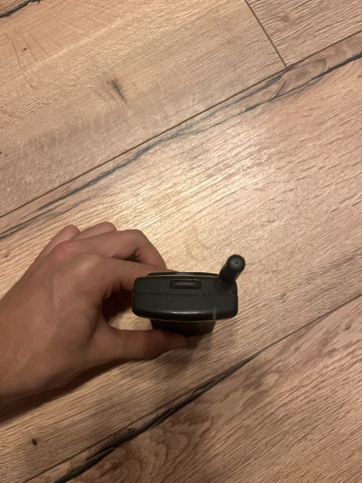 Nokia 8110 “Banana Phone” — Vintage, a funcionar