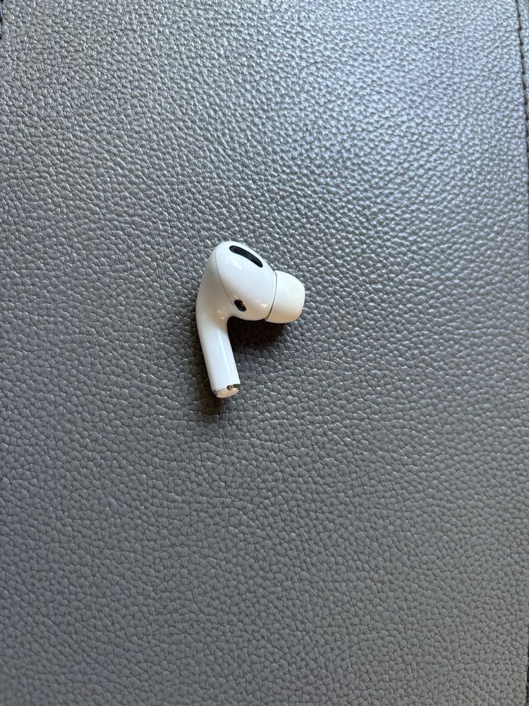 Левый наушник Apple AirPods Pro (оригінал)