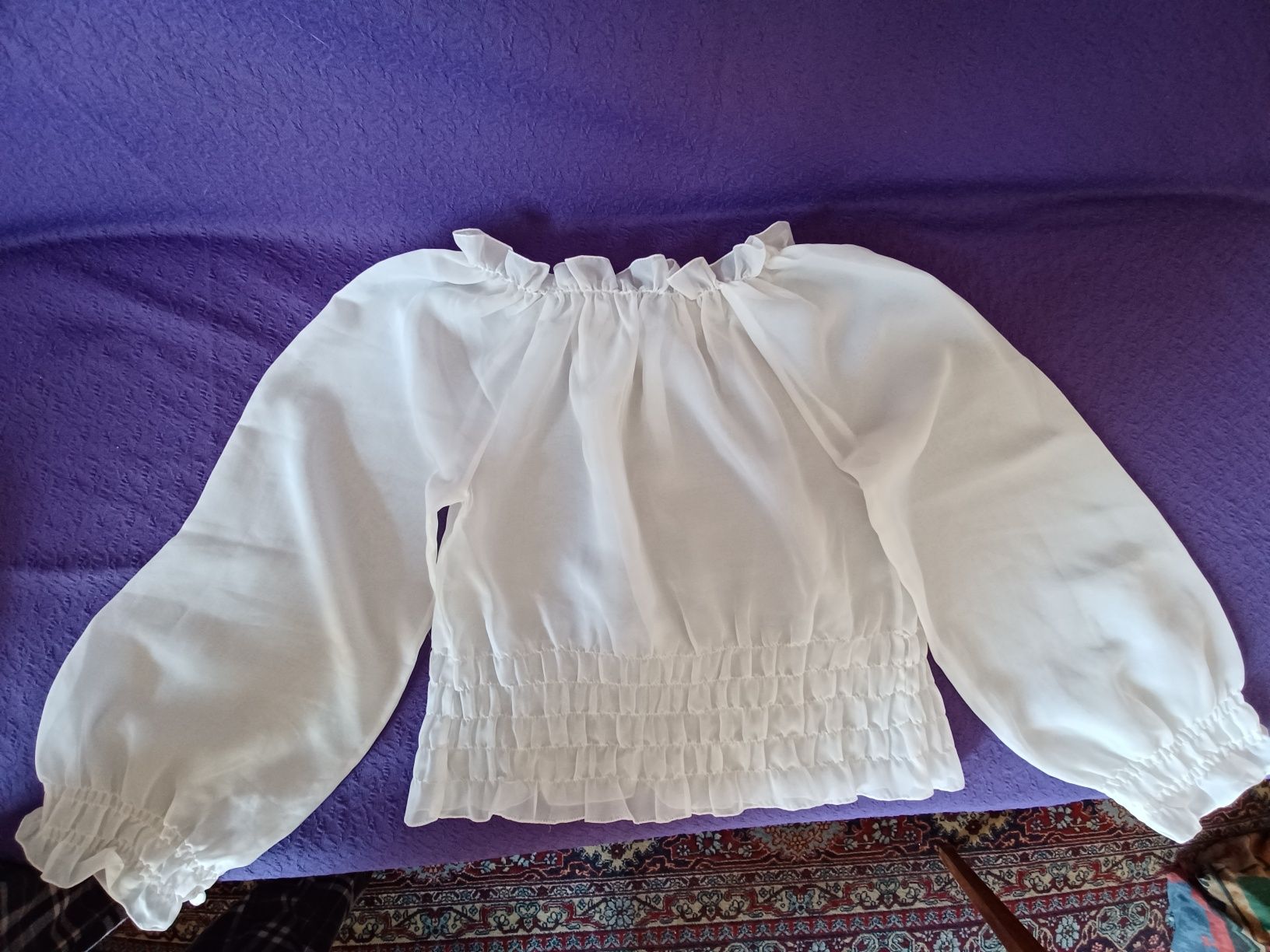 Продам женскую блузку
