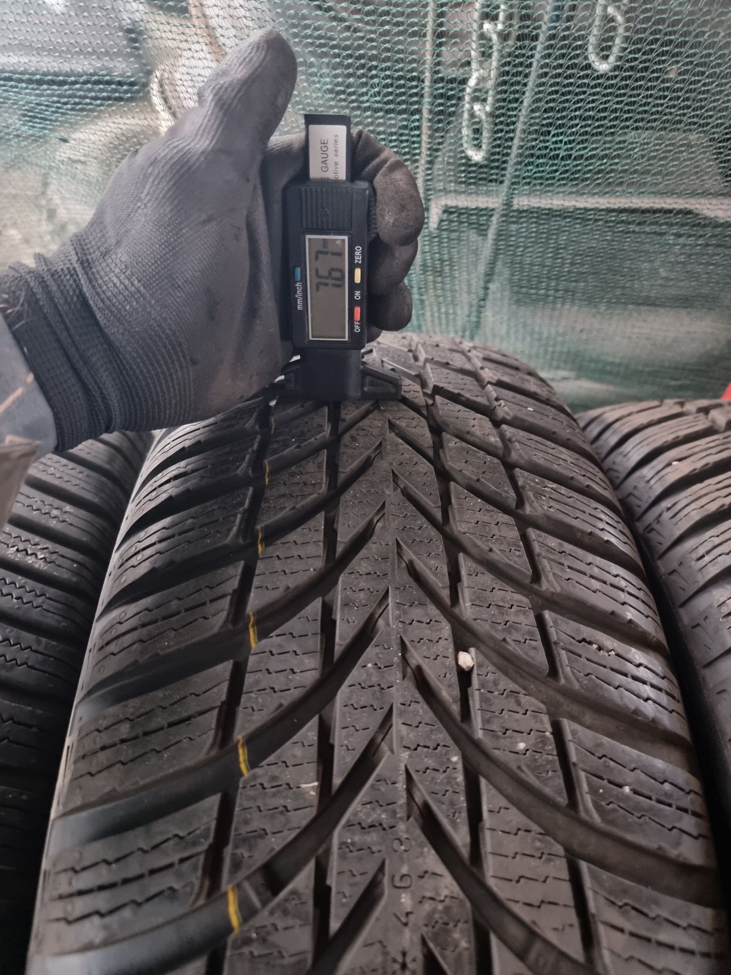 Opony zimowe 215/65r17 Nokian Hankook 2022/2023 rok
