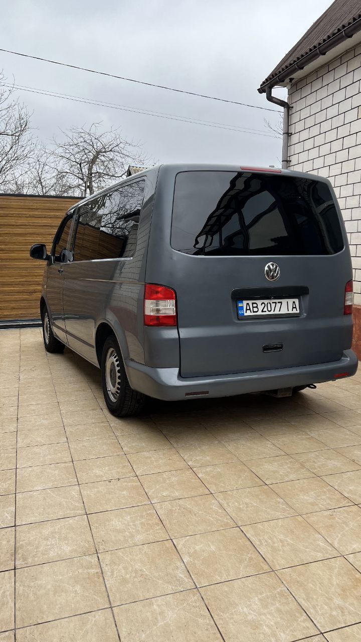 Volkswagen Transporter 2011 з кастомним салоном