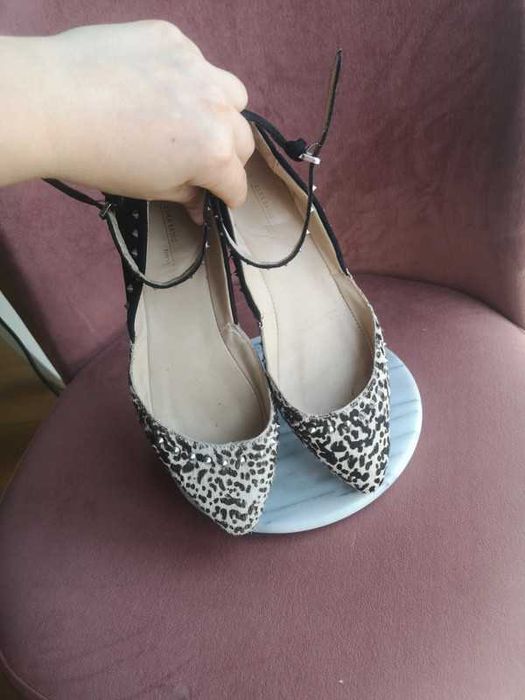 Zara Basic buty na płaskim obcasie ćwieki skóra r. 36
