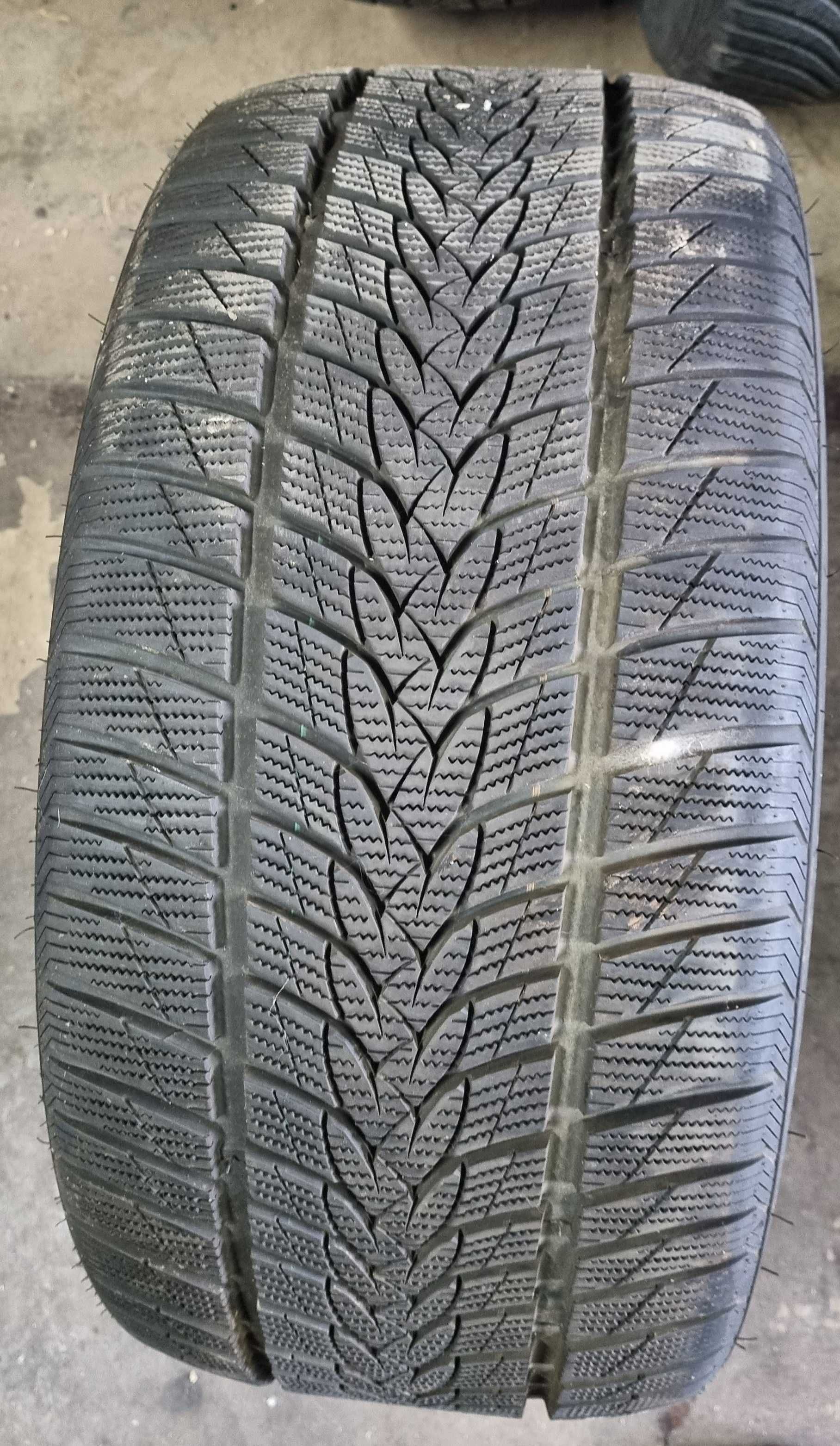 255/35R18 Minerwa FrostRack UHP 1sztuka