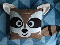Oryginalny prezent na Mikołaja Poduszki handmade lis, szop, pszczółka