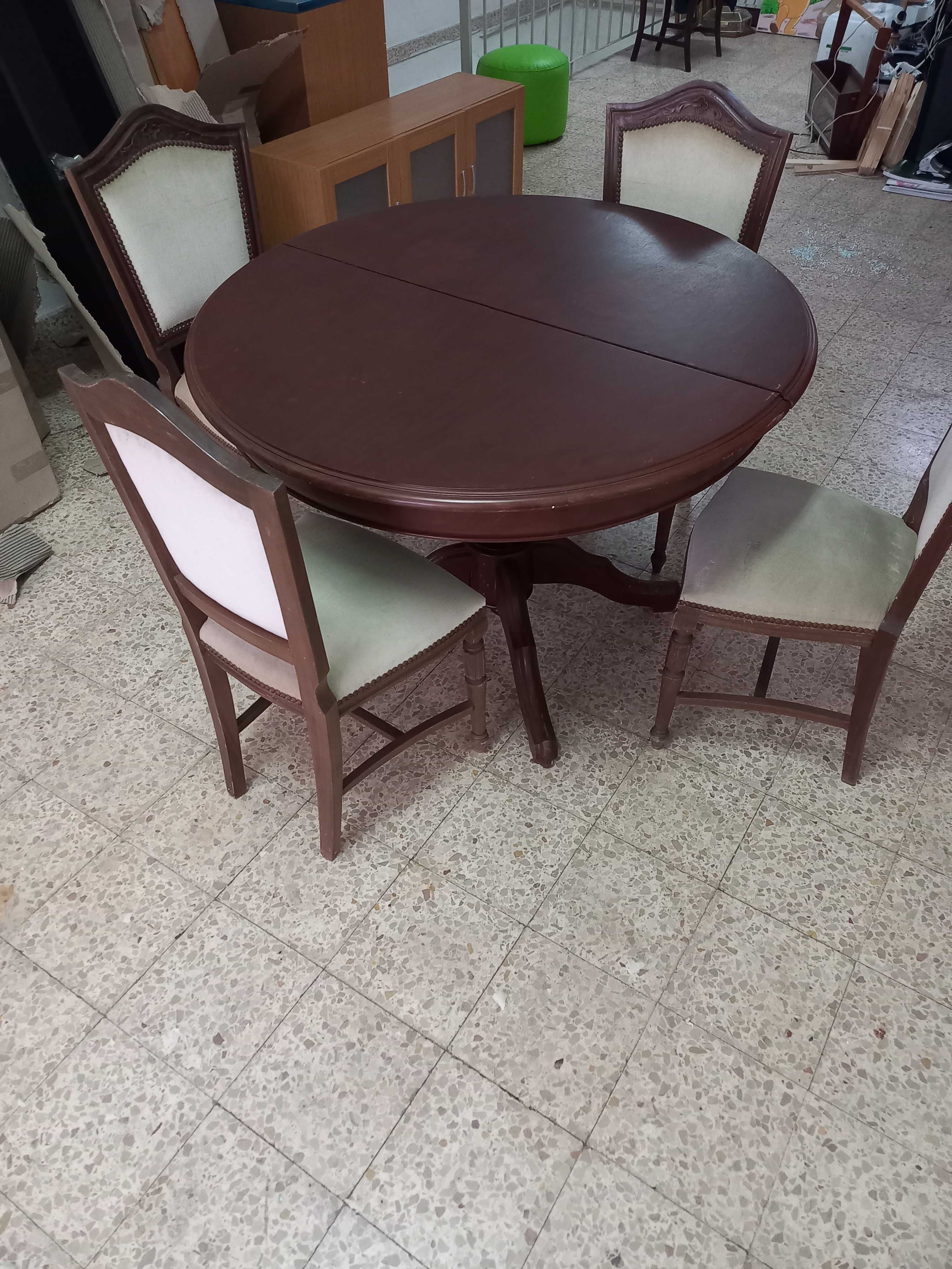 Mesa pé de Galo + 4 cadeiras