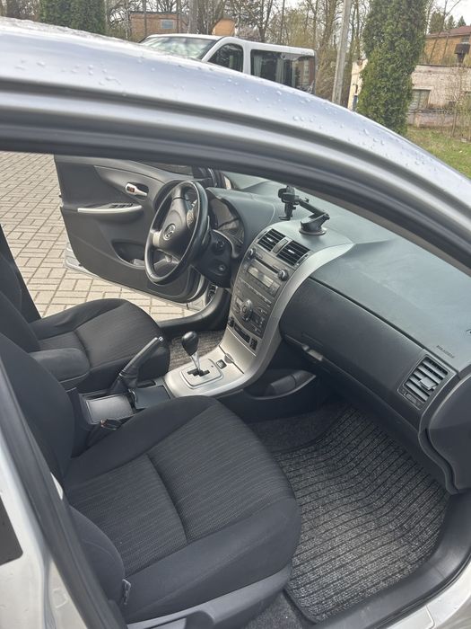 Продам своє офіційне авто