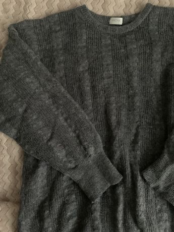 Сірий оверсайз светр