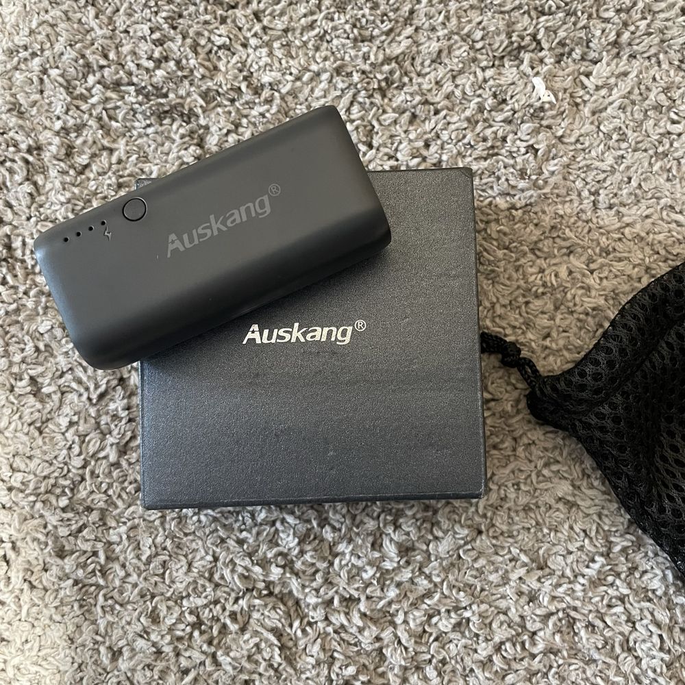 TNTOR Mini Power Bank 5000 mAh z wejściem/wyjściem USB C