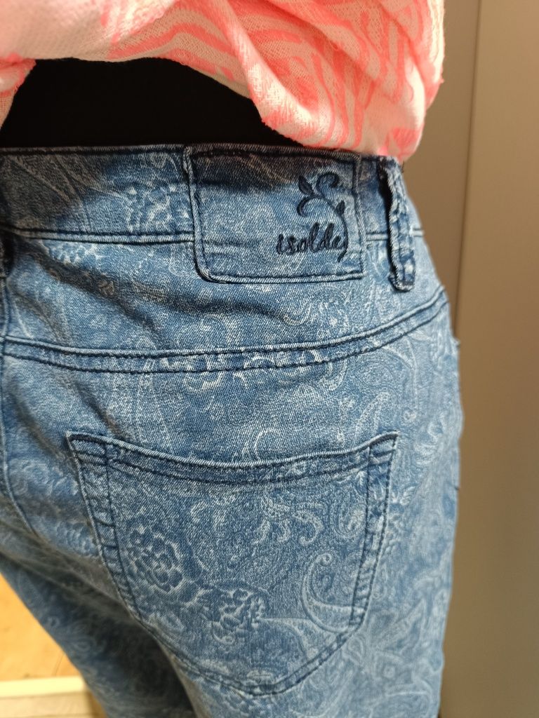 Spodnie cienki jeans wzory kwiaty wyższy stan