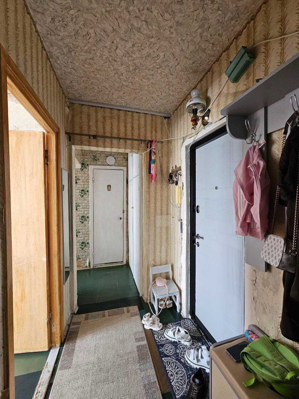 Продам 2к квартиру з частковим ремонтом жм Клочко