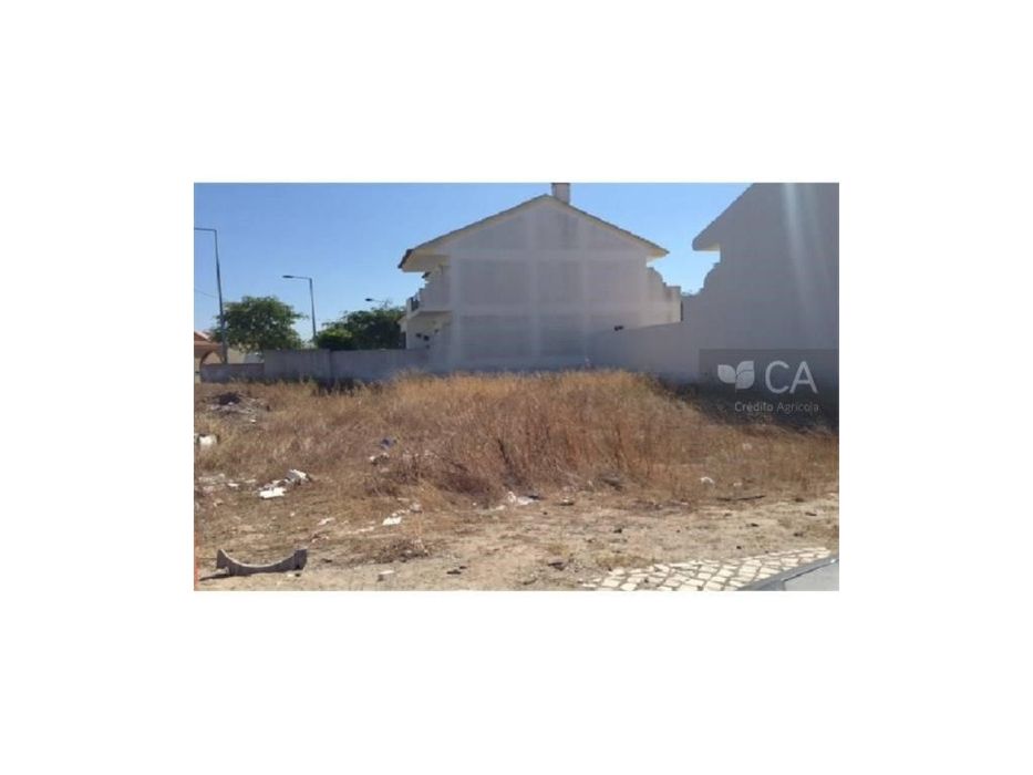 Rua Vitorino Nemésio Lt. 5 - Porto Alto