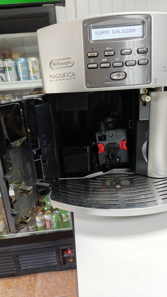 Кофе машина delonghi с Капучінатором