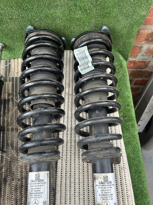 Продам стойки на Мерседес Ml 164,166 Gl164-166 в хорошем состоянии