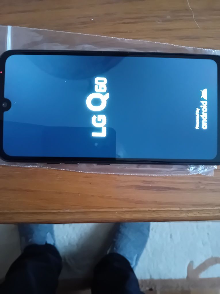 Sprzedam telefon LG-Q60