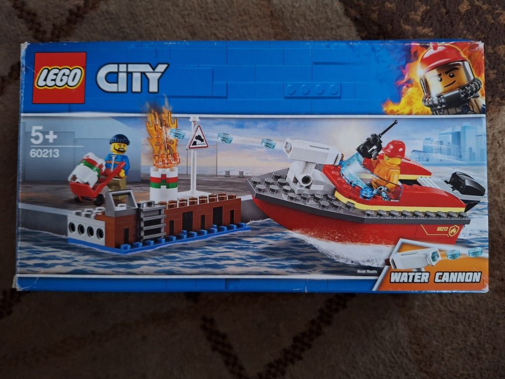 Lego city - 60213  (5+)