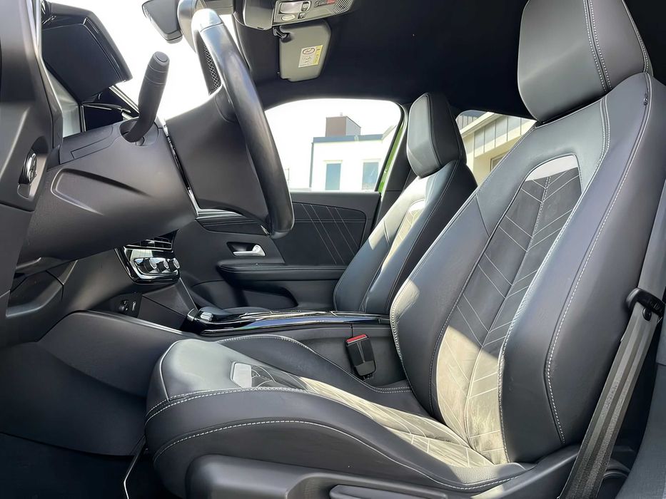 Opel Mokka-E      2021