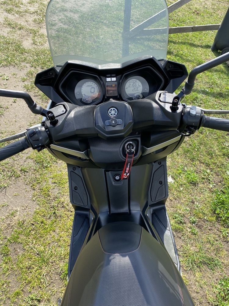 Yamaha X-Max 125