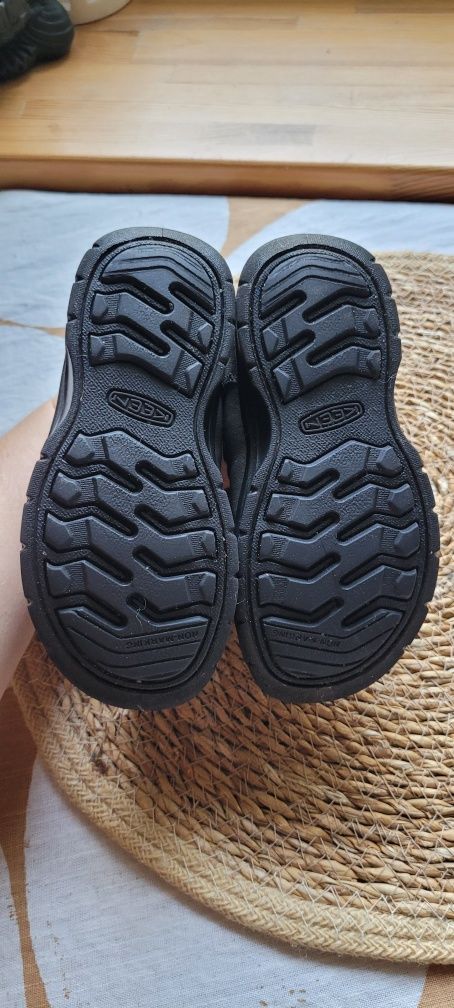 Buty Keen na jesień, trekkingowe w góry i do lasu, rozmiar 25/26