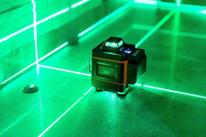 Poziomica Laserowa 360° Laser Krzyżowy 4d + Statyw