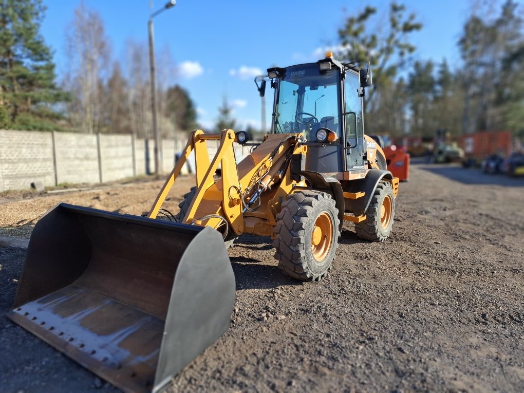 Ładowarka case cat jcb