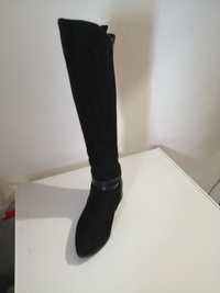 Botas altas pretas