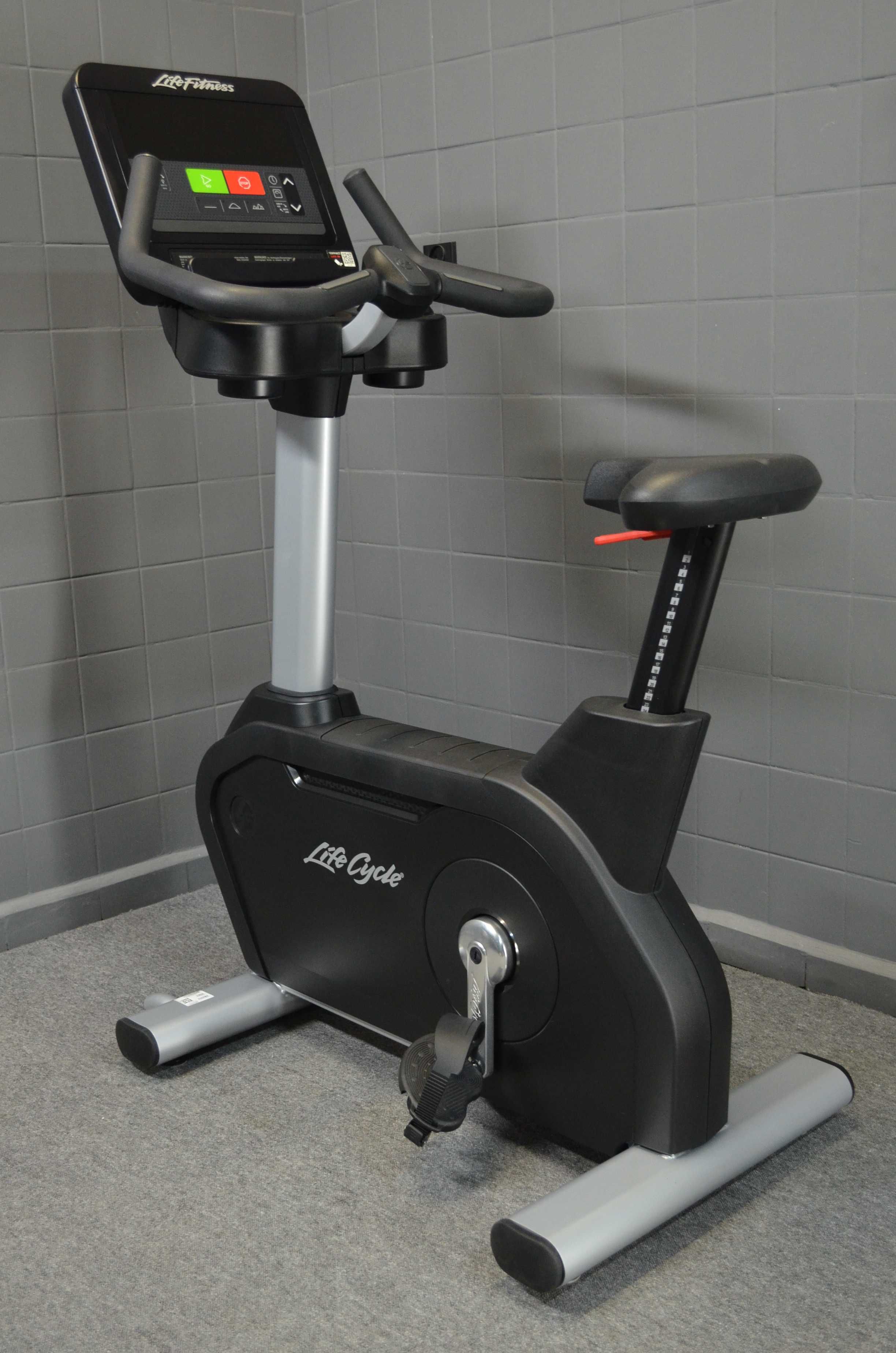 LIFE FITNESS Integrity C Console _ pionowy rower  komercyjny !