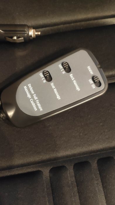 Masująca mata samochodowa z funkcją grzania, nowa