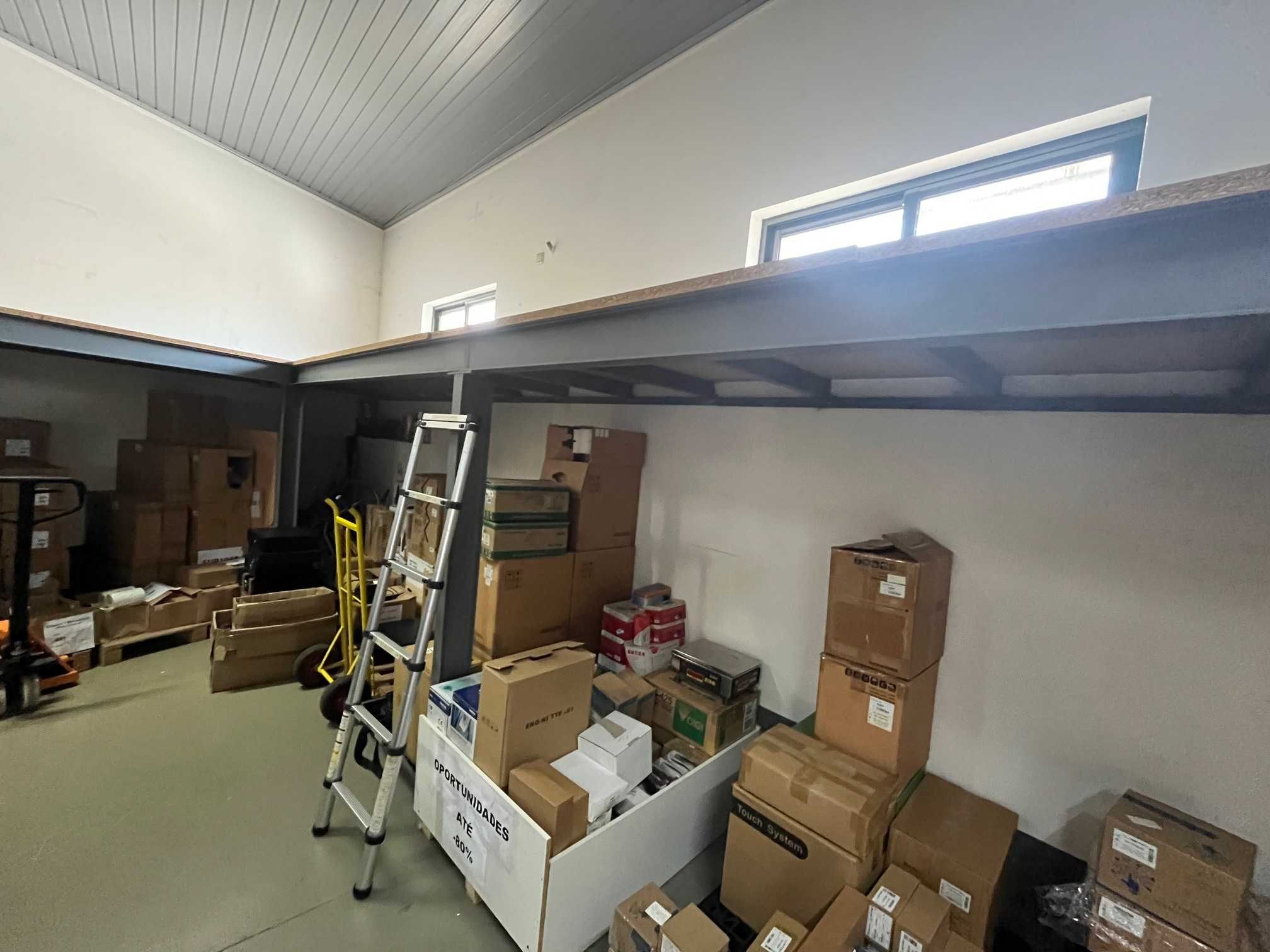 Plataforma amovível para Armazém para criar 1º piso  - cerca de 80m2