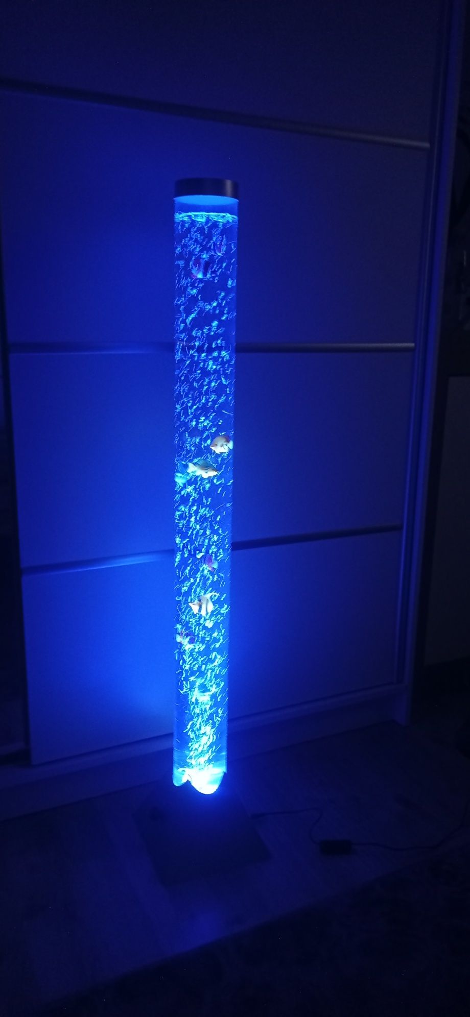 LAMPA PODŁOGOWA wielokolorową z rybkami akwarium Z RYBKAMI