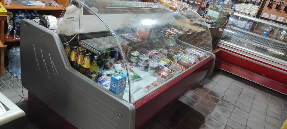 Холодильная витрина