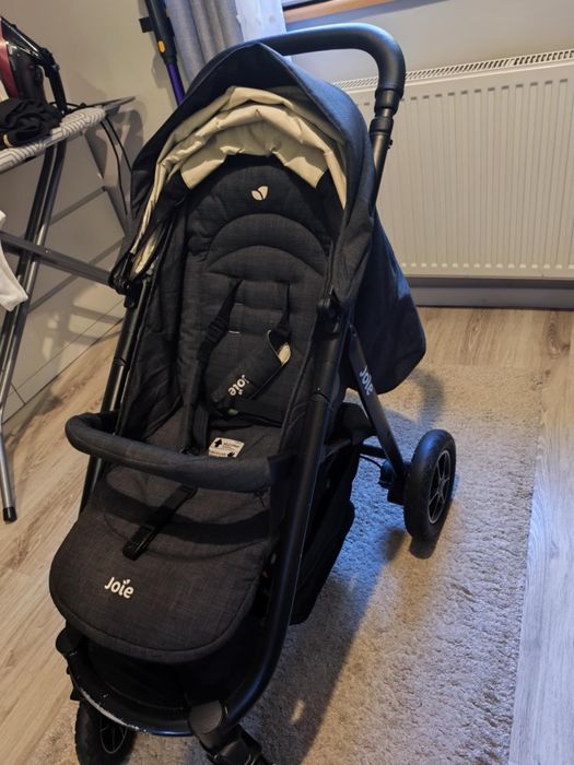 Sprzedam wózek spacerowy Joie