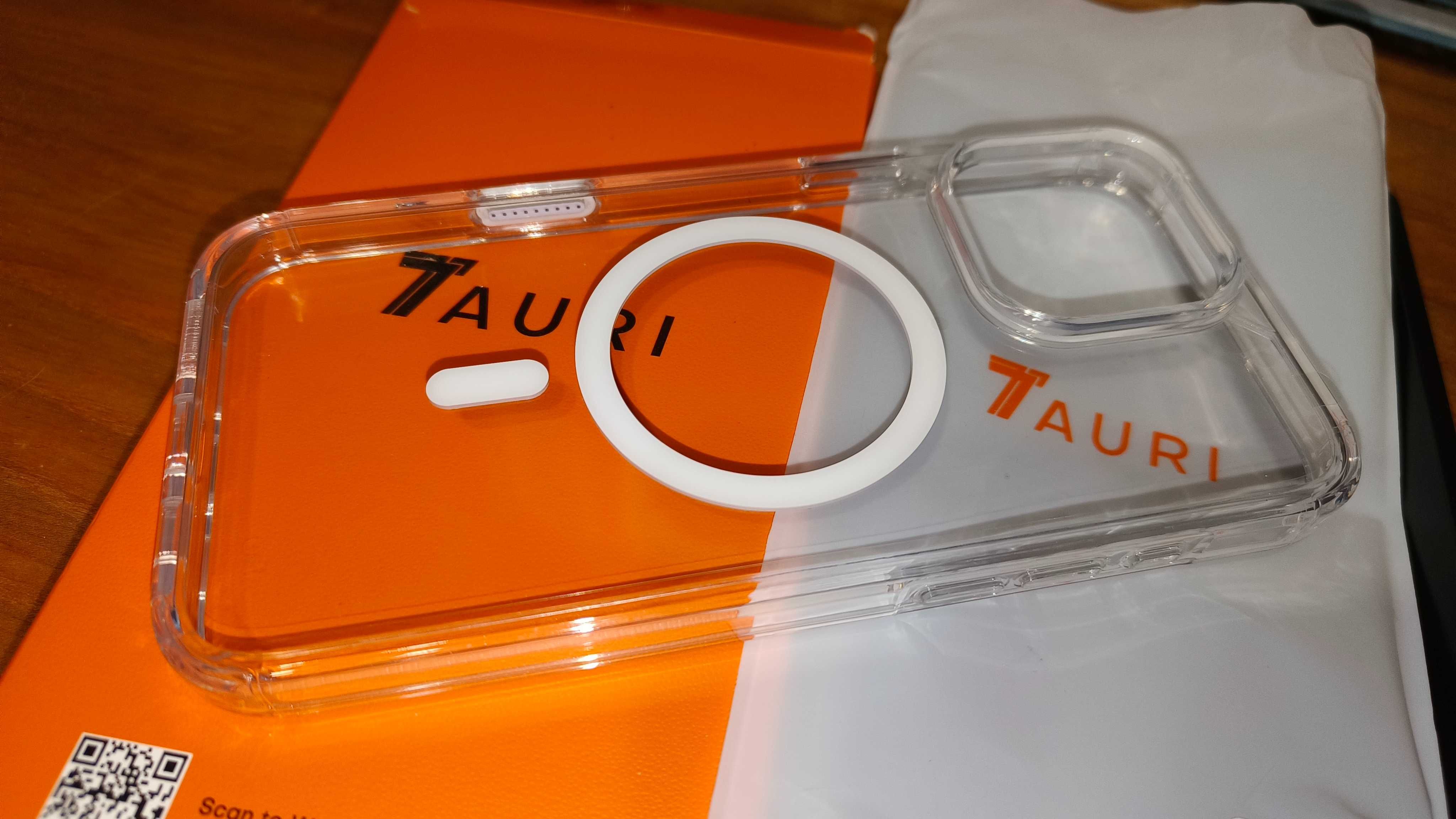 Etui TAURI do iPhone 16 pro max jak nowe