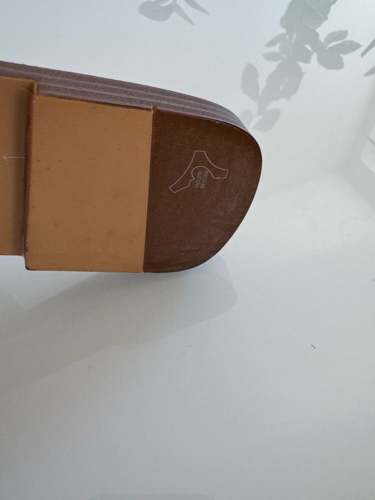 Cudne klapki Hermes