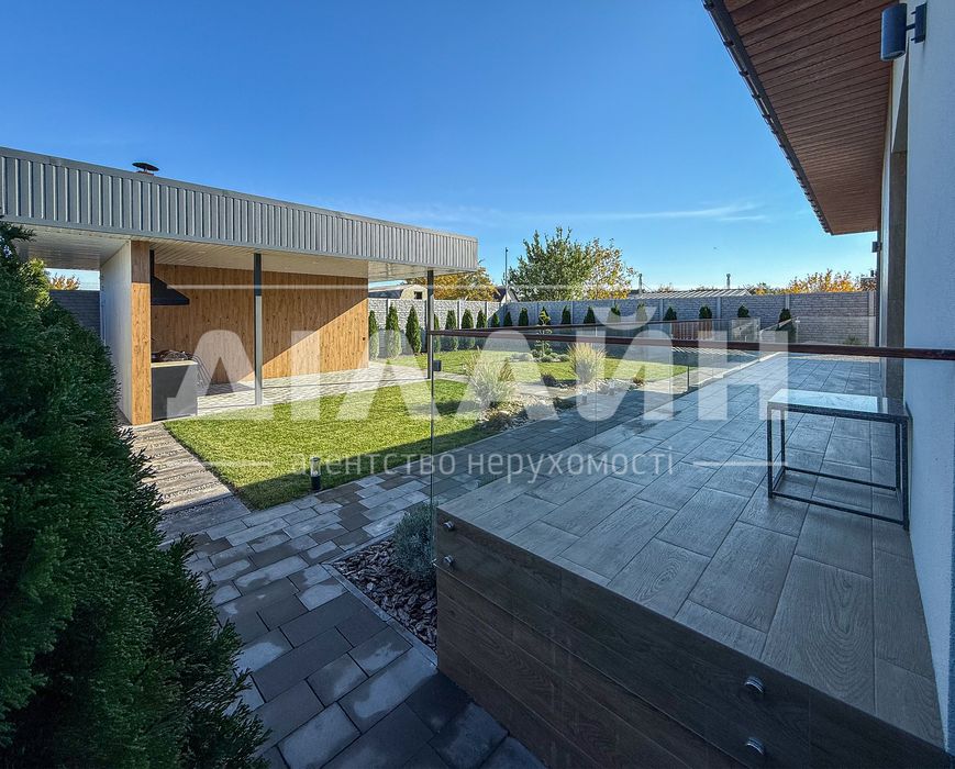 Новий казковий будиночок в гарному районі