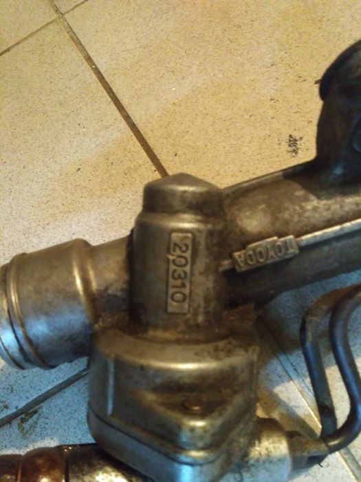 Рулевая рейка на Toyota Yaris , Corolla E 10 , E 110, Carina E, Rav-4