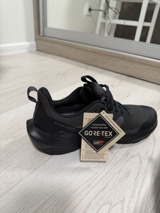 Осінні чоловічі кросівки