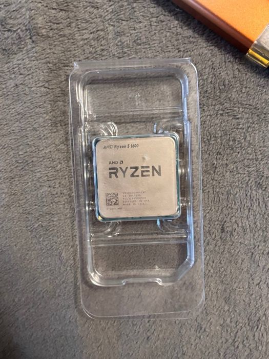Продам процессор AMD ryzen 5