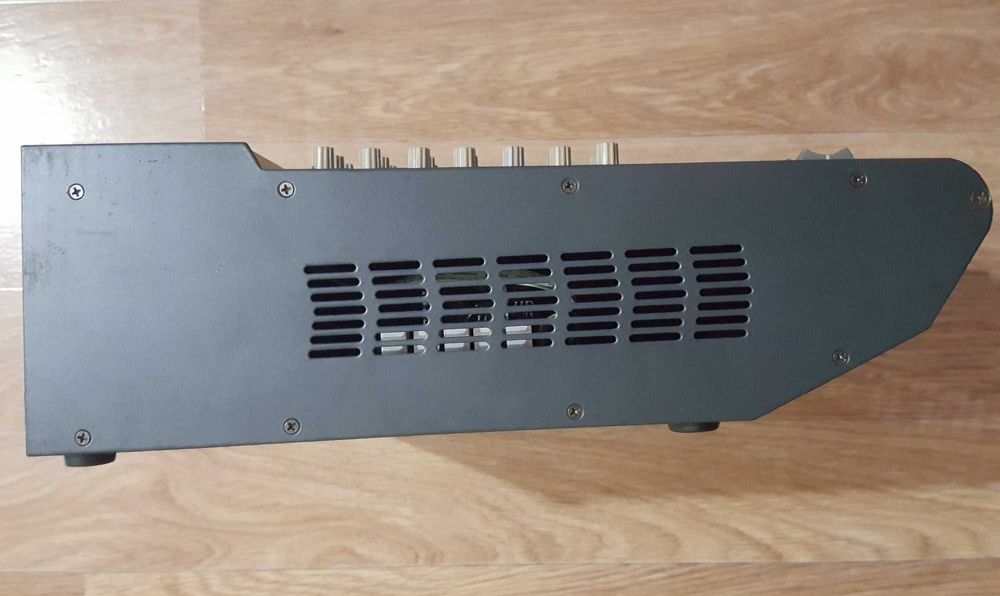 Активний мікшерний пульт KASE PMX-J8D