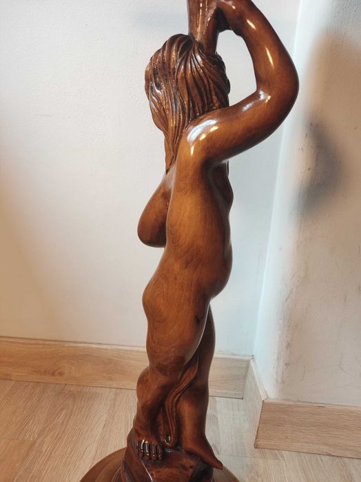 Mesa de Apoio: madeira maciça esculpida e machetaria