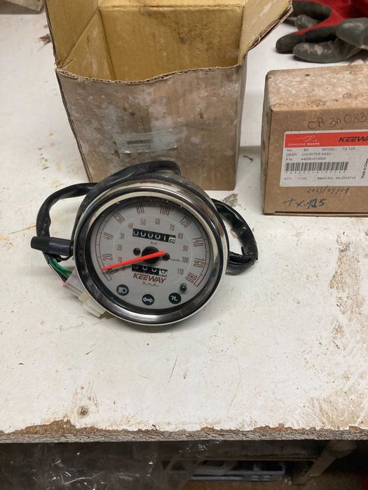 conta kl e velocidade     Keeway 250 cm3