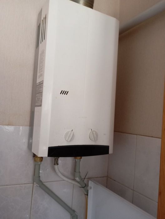 Продам газовую колонку Gorenie б.у