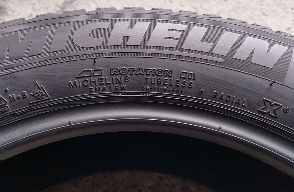 Шини зимові R17 215/60 Michelin Alpin A4