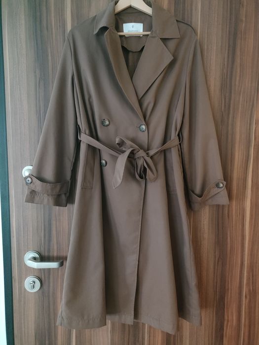 Czekoladowy, brązowy długi trencz rozmiar M Stradivarius