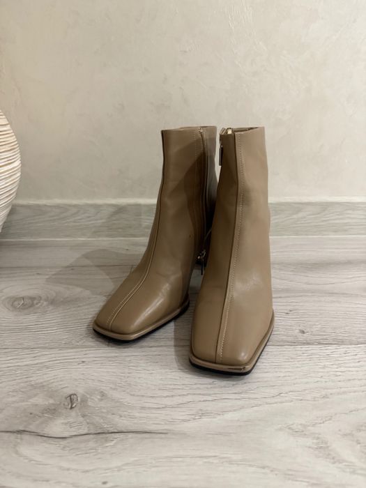 Ботильйони демісезонні Естро