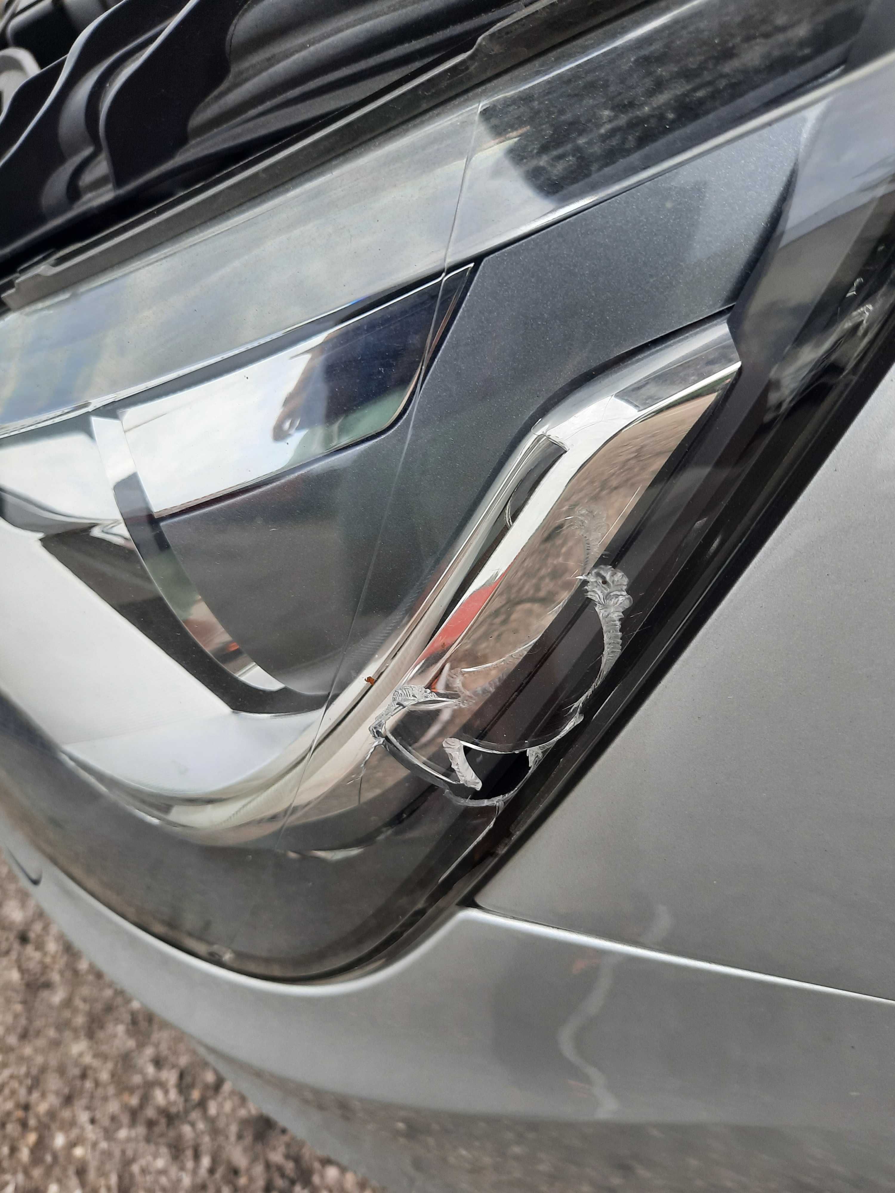 Lampa lewy przód 8X0.9410.05 Audi A1
