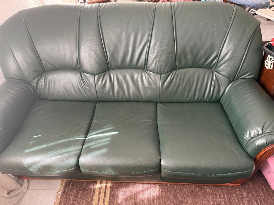 Conjunto de sofás em bom estado