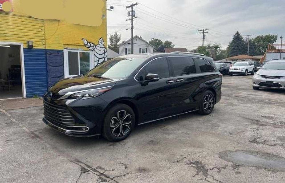 2025 Toyota Sienna Limited можно з ПДВ