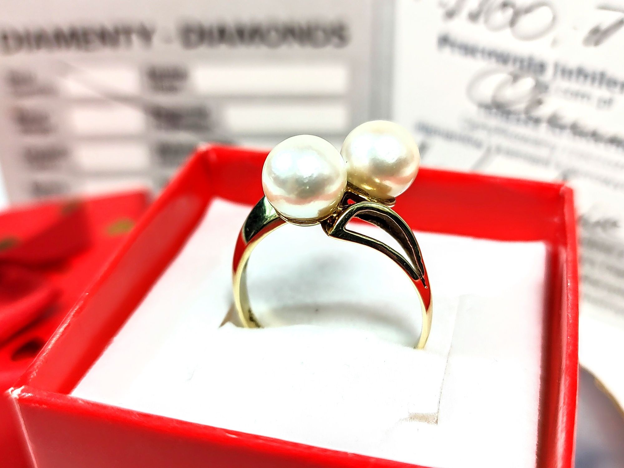 Złoty pierścionek z perłami Certyfikat autentyczności