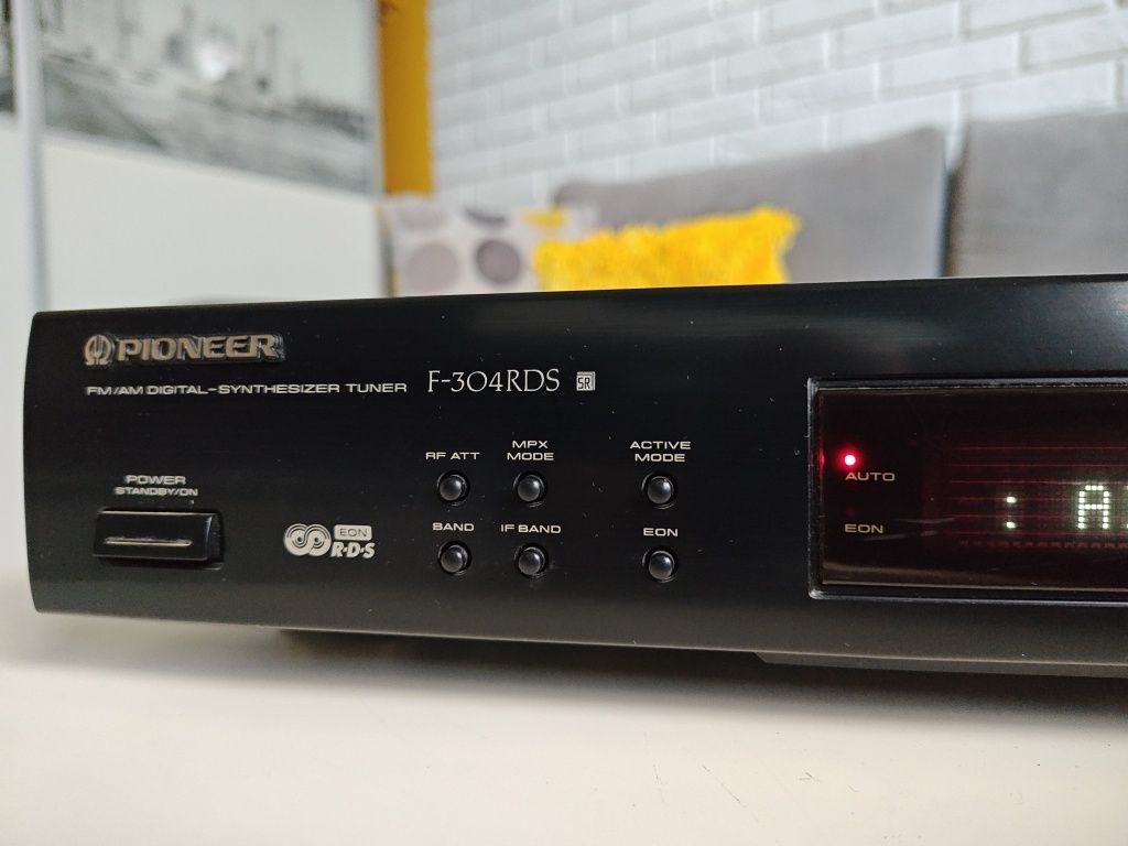 Pioneer F-304RDS cyfrowy tuner stereo HI-FI. Stan idealny.